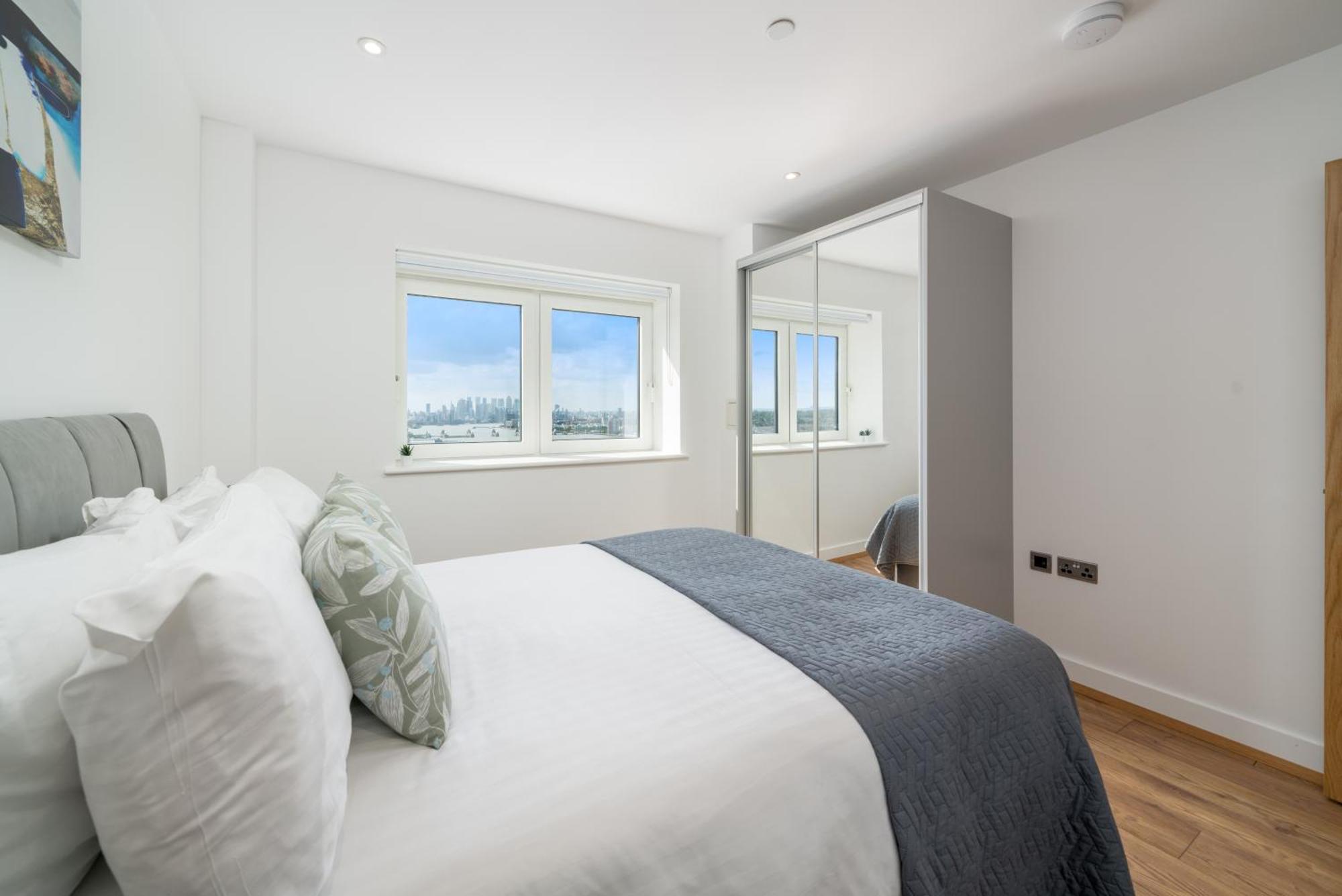 Skyvillion - London River Thames Top Floor Apartments By Woolwich Ferry, Mins To London Excel, O2 Arena , London City Airport With Parking Esterno foto