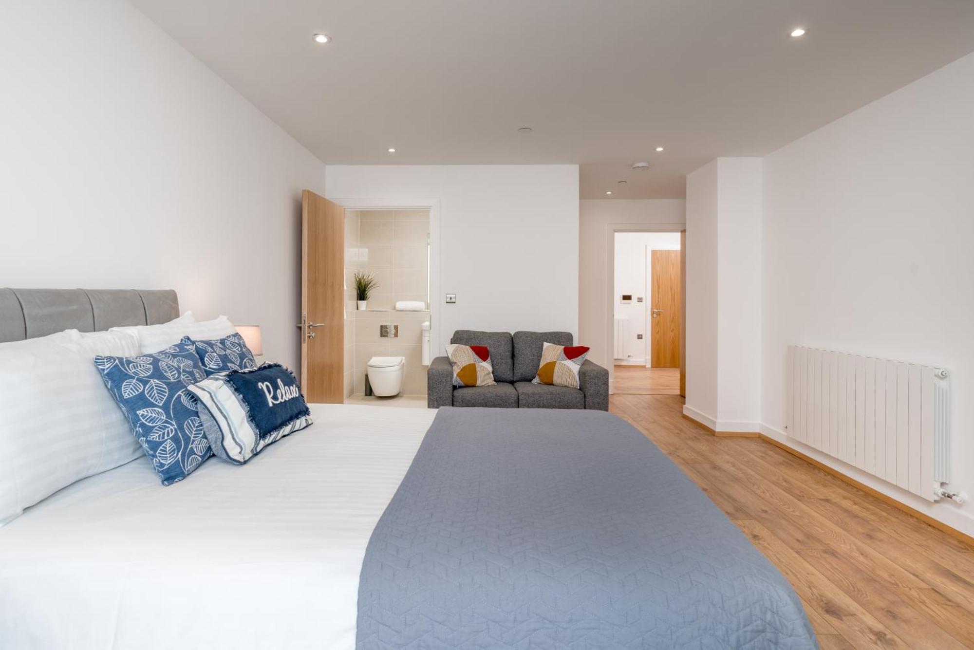 Skyvillion - London River Thames Top Floor Apartments By Woolwich Ferry, Mins To London Excel, O2 Arena , London City Airport With Parking Esterno foto