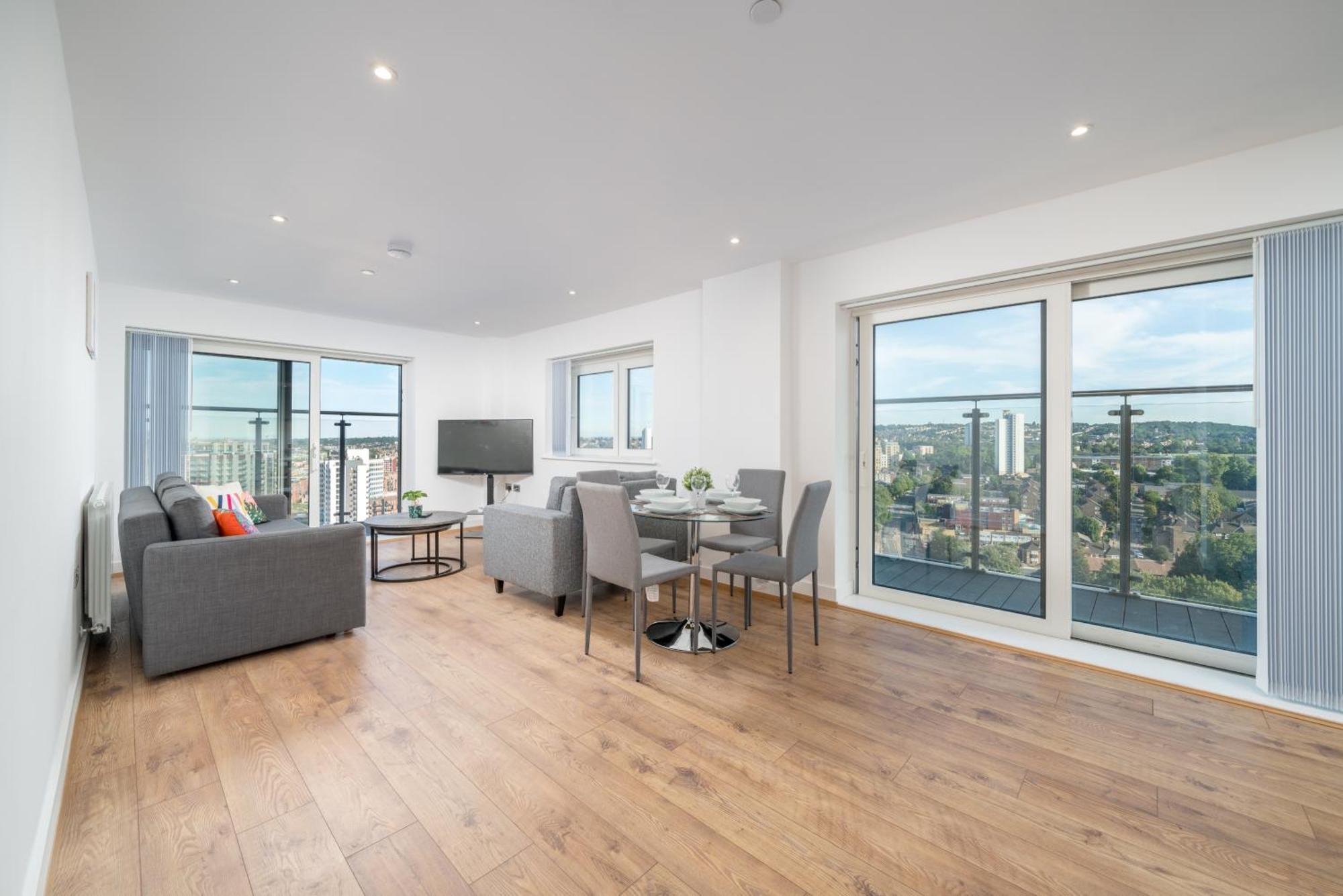 Skyvillion - London River Thames Top Floor Apartments By Woolwich Ferry, Mins To London Excel, O2 Arena , London City Airport With Parking Esterno foto