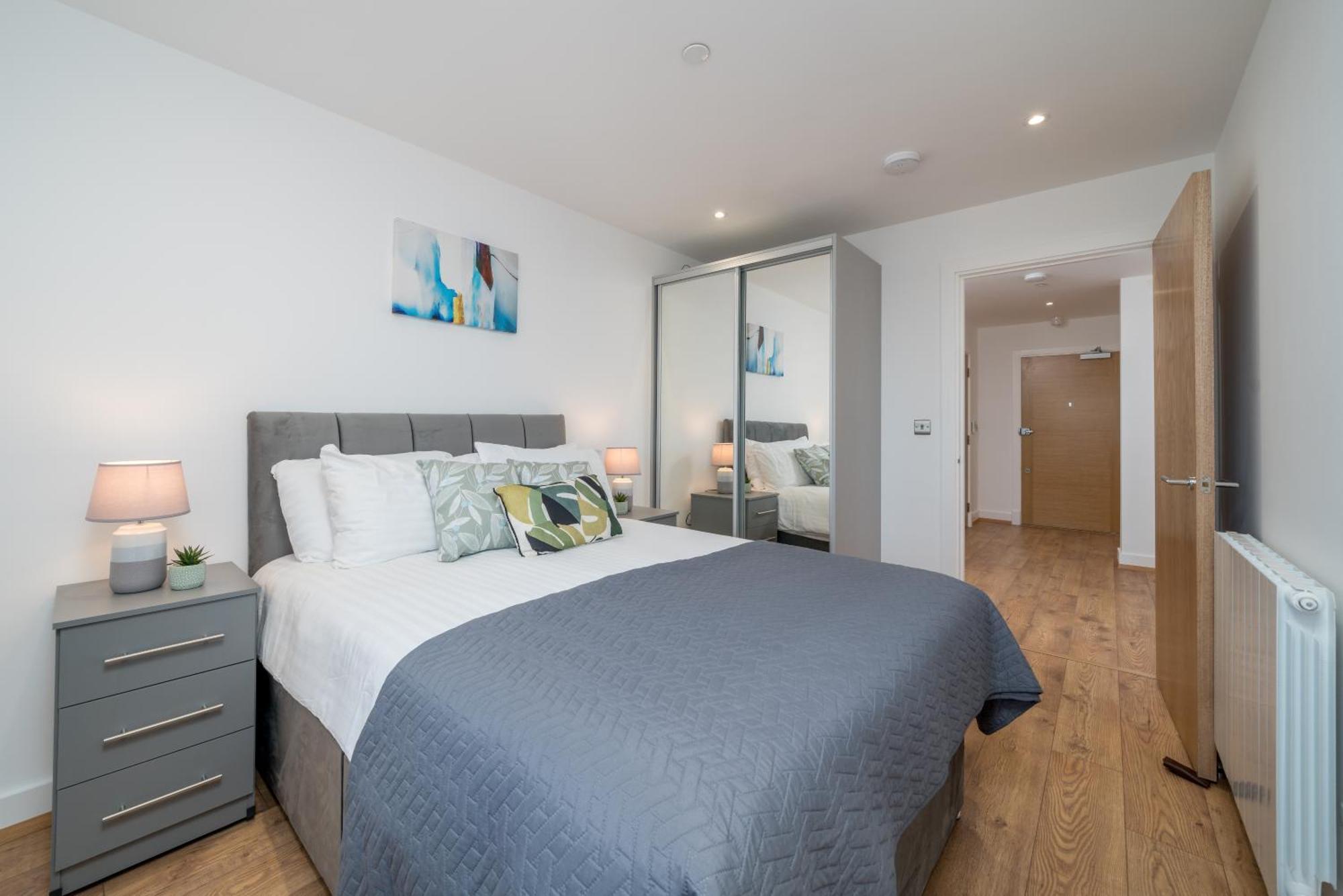 Skyvillion - London River Thames Top Floor Apartments By Woolwich Ferry, Mins To London Excel, O2 Arena , London City Airport With Parking Esterno foto