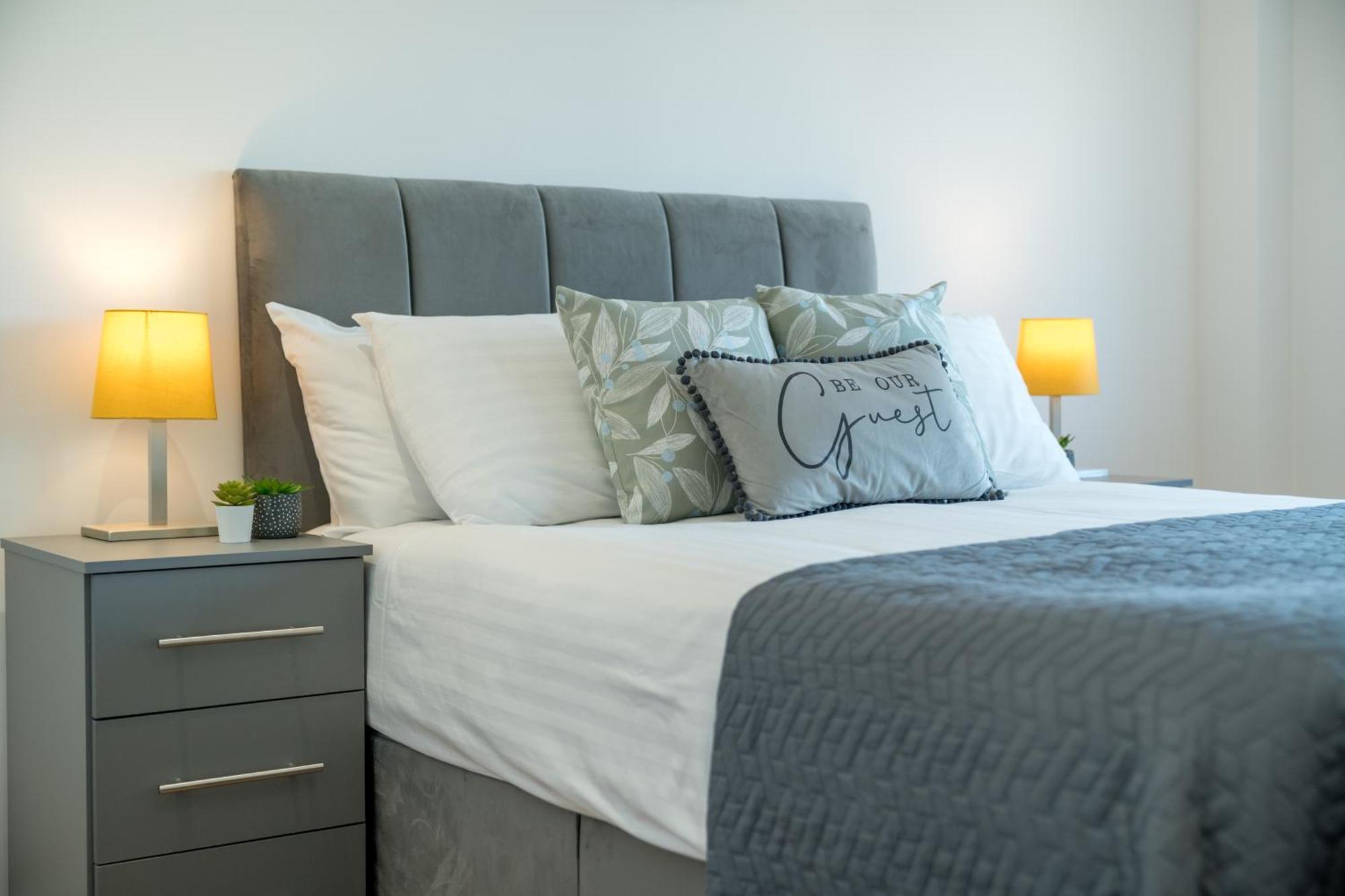 Skyvillion - London River Thames Top Floor Apartments By Woolwich Ferry, Mins To London Excel, O2 Arena , London City Airport With Parking Esterno foto