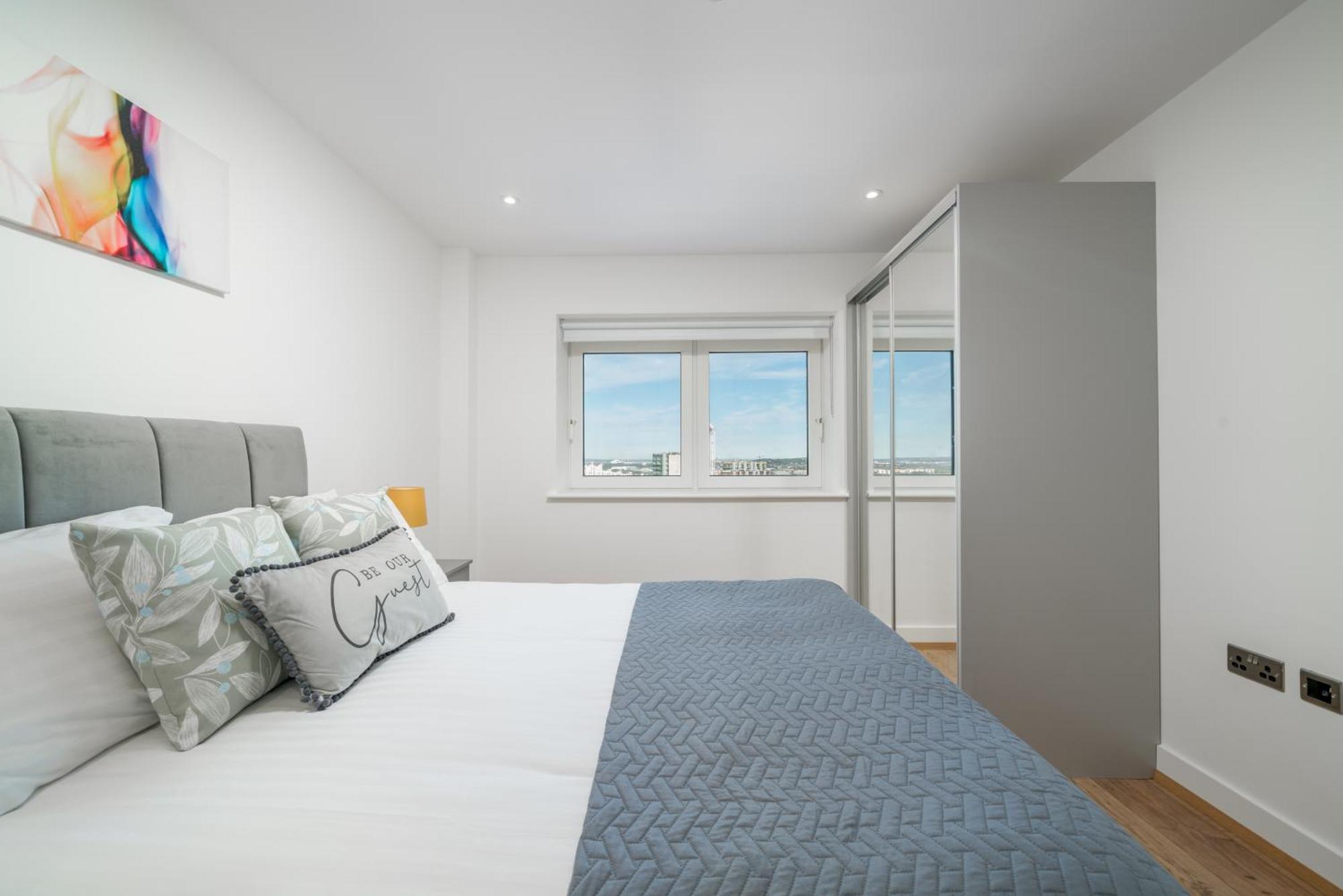 Skyvillion - London River Thames Top Floor Apartments By Woolwich Ferry, Mins To London Excel, O2 Arena , London City Airport With Parking Esterno foto